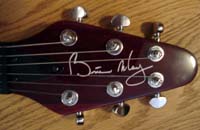 Brian_May_HeadStock_00