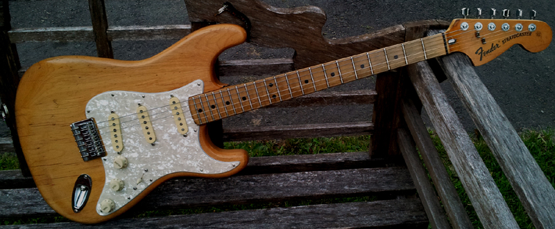 1971_Blonde_Strat_1800_01