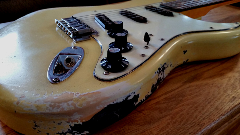 Yeller_Beater_Strat_2000_00