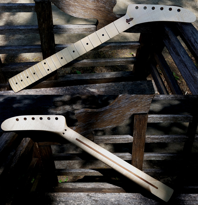 ZUUL_CHECKER_FRANK_BANANA_NECK_1200_00